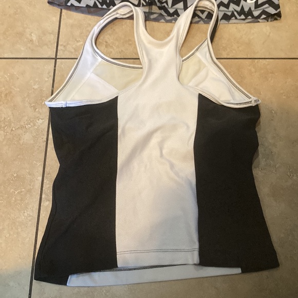 2 Nike sport top size medium - Picture 4 of 10